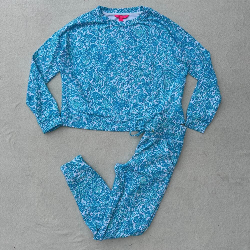 Lilly Pulitzer Took Me By Sunrise Long Sleeve Sweater Sz S and Pants Sz XSS Blue